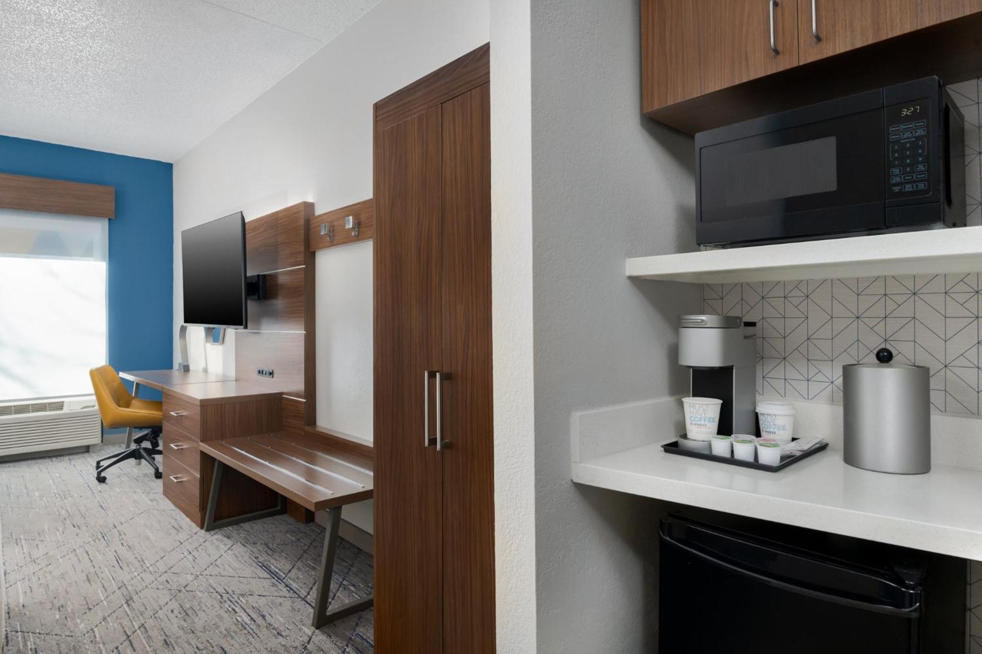 Holiday Inn Express Hotel & Suites Bentonville By Ihg Esterno foto