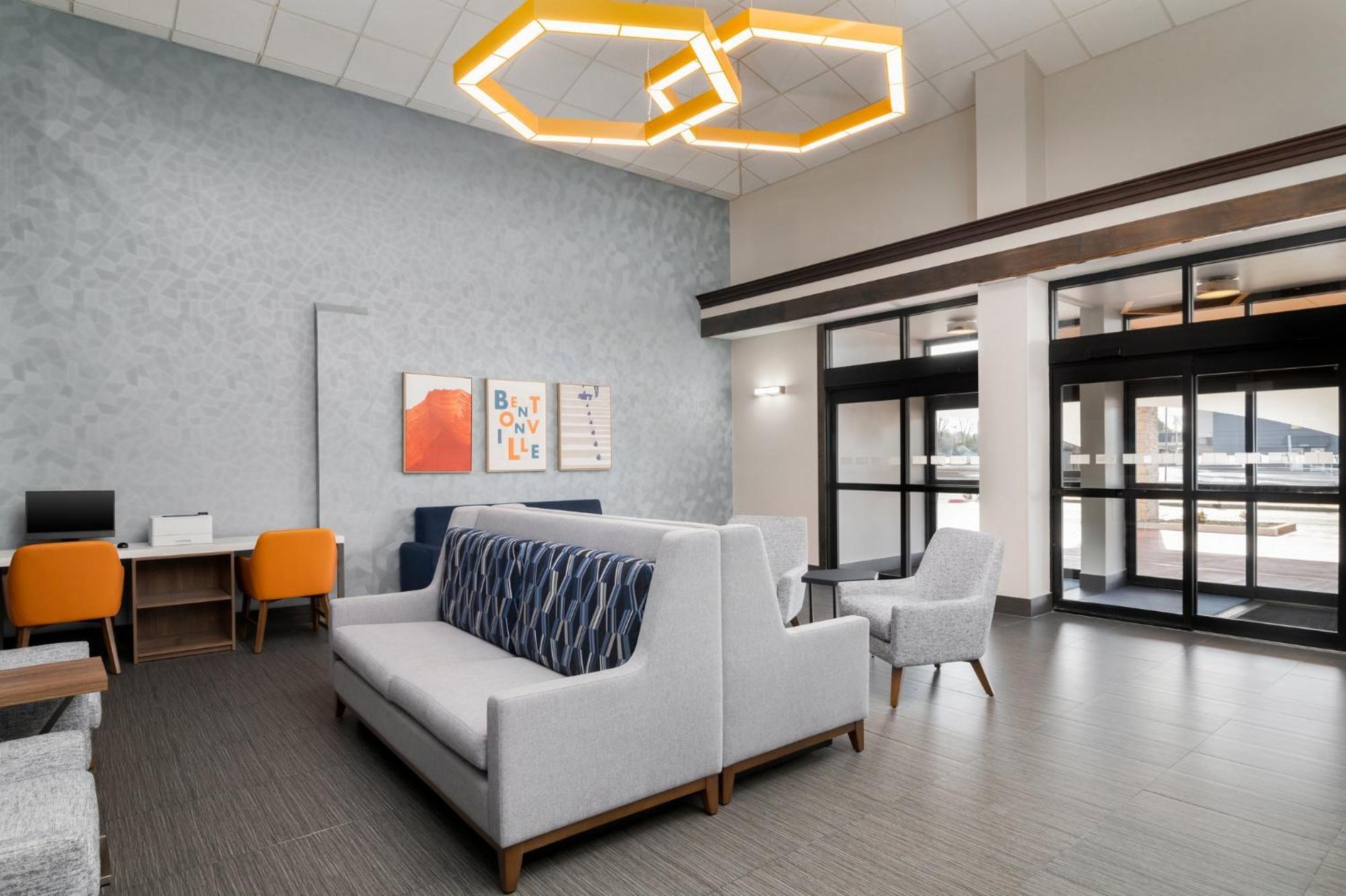 Holiday Inn Express Hotel & Suites Bentonville By Ihg Esterno foto