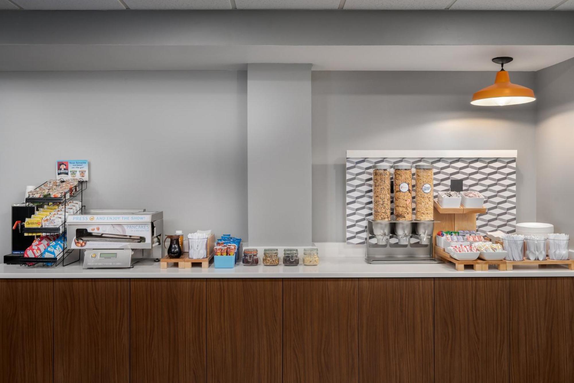 Holiday Inn Express Hotel & Suites Bentonville By Ihg Esterno foto