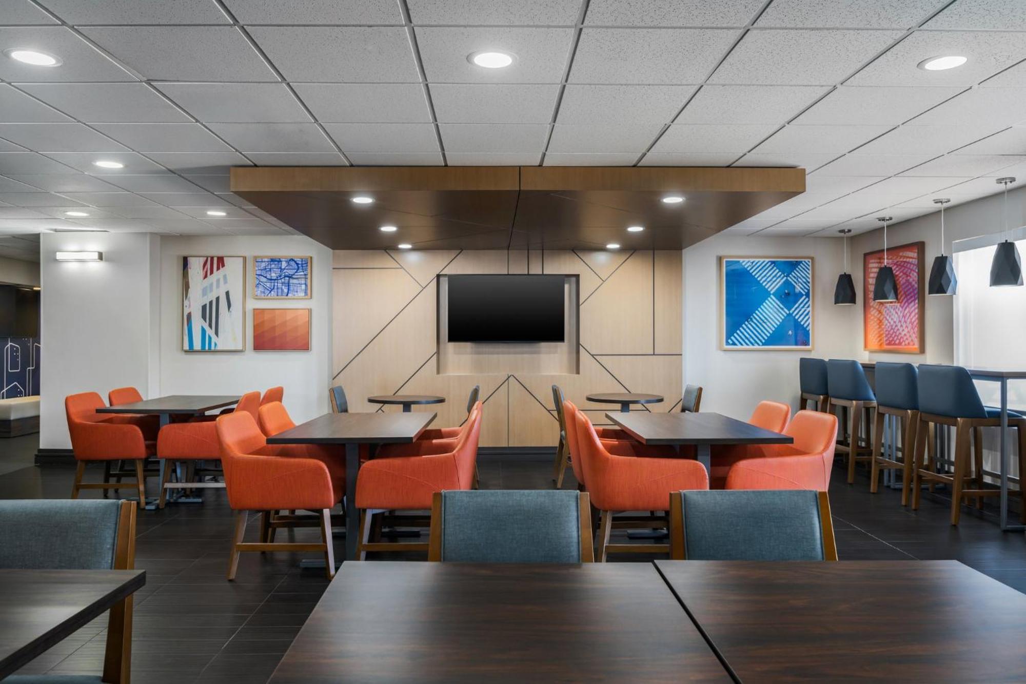 Holiday Inn Express Hotel & Suites Bentonville By Ihg Esterno foto